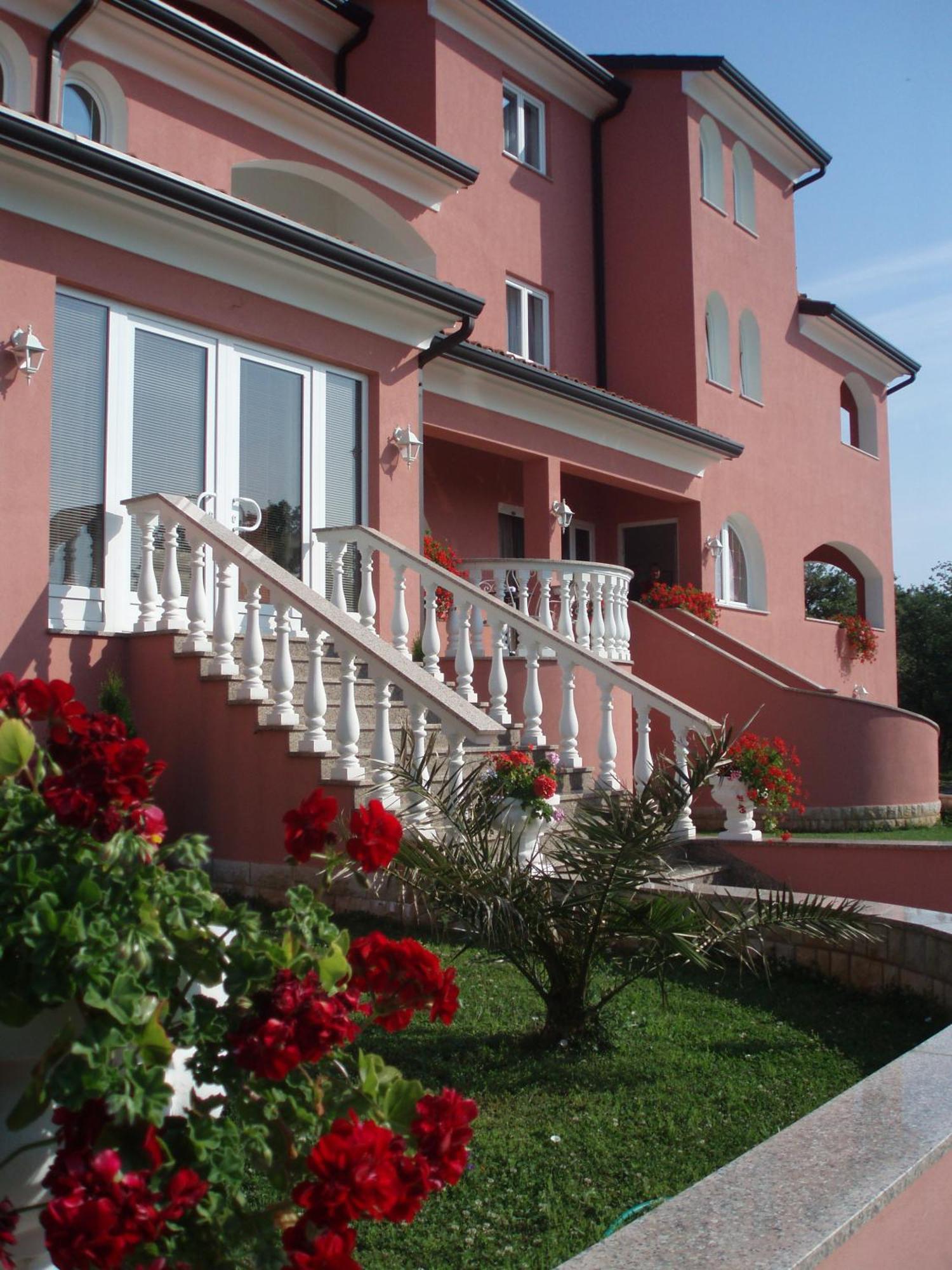 Apartments And Rooms Villa Chiara Krnica Exterior foto